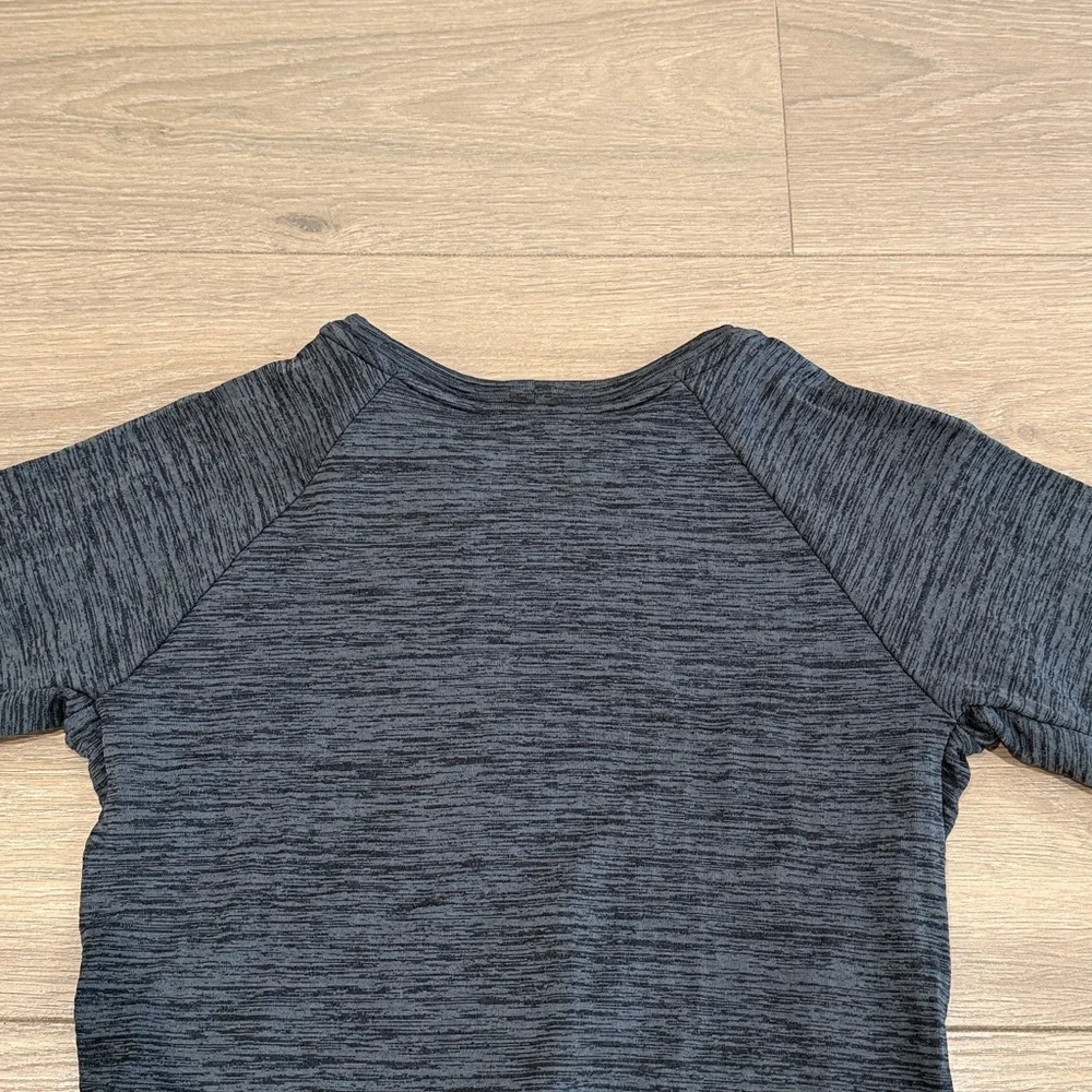 NIKE Gray Black Tech Fleece Waffle Knit Dri-Fit‎ Running Long Sleeve Top Size XS